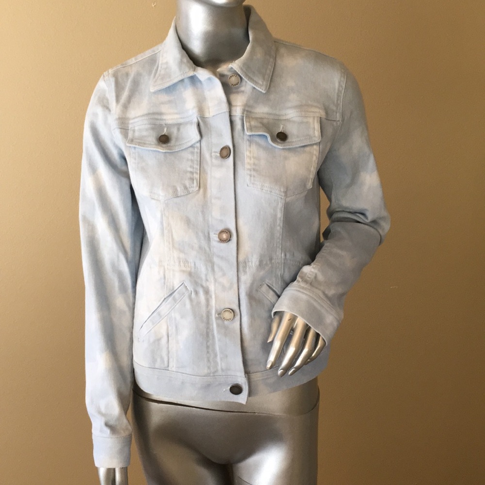 CHAPS | light acid wash denim jean jacket
